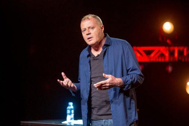 Mustafa Nano 1 Foto nga Facebook