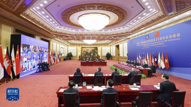 Presidenti kinez Xi Jinping në samitin e posaçëm në internet, të organizuar në kuadrin e 30-vjetorit të vendosjes së marrëdhënieve të dialogut ASEAN-Kinë(Foto:Xinhua)