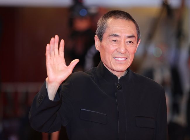 Regjisori Zhang Yimou mori pjesë në premierën e filimit "Hije" gjatë Festivalit Ndërkombëtar të Filmit të Venecias më 6 shtator 2018/ Xinhua