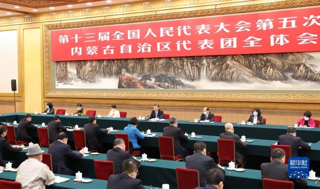 Diskutim në delegacionin e Rajonit Autonom të Mongolisë së Brendshme(Foto:Xinhua)