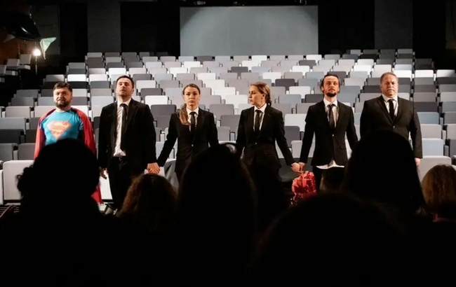 Foto nga shfaqja A.Y.L.A.N (Foto nga trupa teatrore)