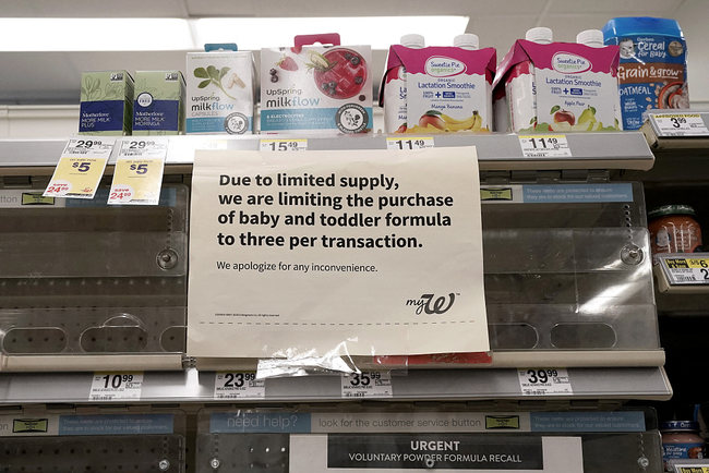 Më 7 qershor, njoftimi i kufizimit të blerjes së qymështit pluhur për foshnja në një dyqan në Uashington/ VCG