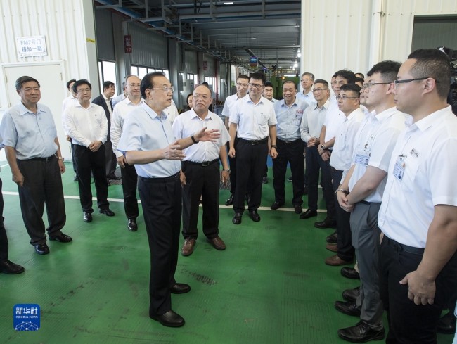 Më 7 korrik, kryeministri i Kinës Li Keqiang inspektoi kompaninë e makinerive "Lioho" me investime tajvaneze, në provincën Fujian./ Xinhua