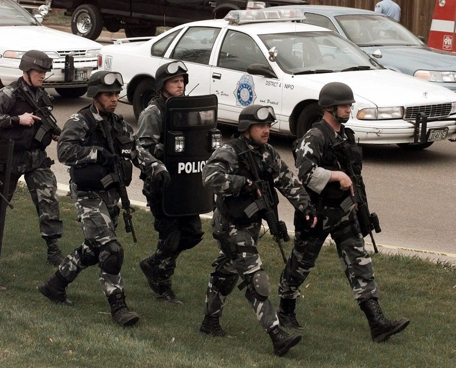 Die Schießerei am 20. April 1999 an der Columbine High School in Littleton im US-Bundesstaat Colorado hat 13 Tote hinterlassen. 