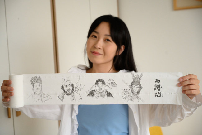 Η Σι Τζαομπί - από το Ταϊγιουάν της επαρχίας Σανσί στην βόρεια Κίνα - έγινε γνωστή ζωγραφίζοντας σε χαρτί υγείας. [Φωτογραφία: VCG]