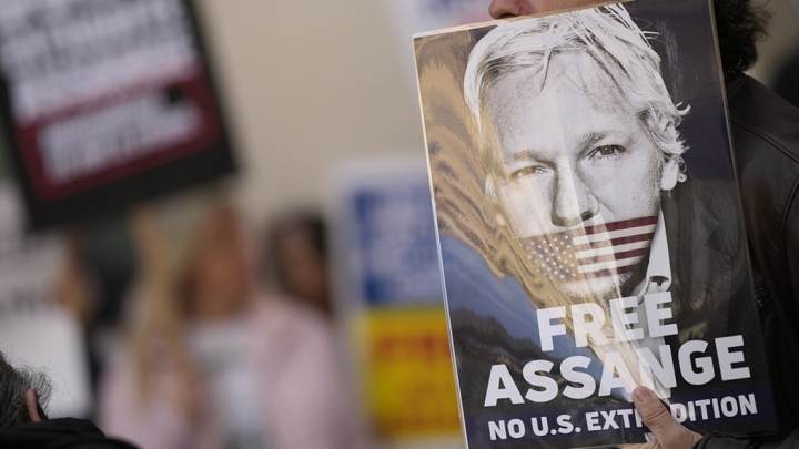 Comentário: Destino de Assange revela a realidade da “liberdade do estilo norte-americano”