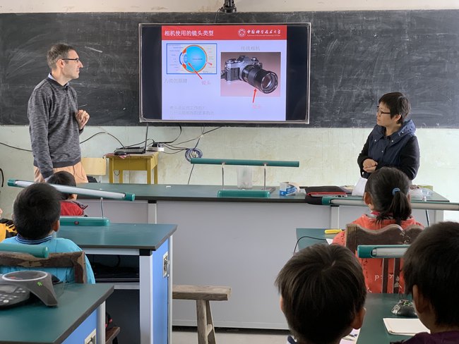 Experiență în a-și împlini „visul tehnico-științific” în China Experiență în a-și împlini „visul tehnico-științific” în China