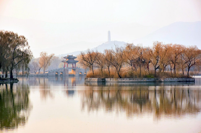 Plimbare la Palatul de Vară, la începutul iernii