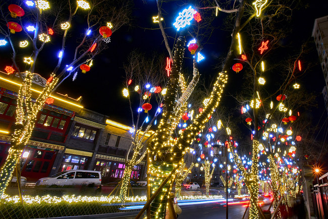 Strada veche din Moshikou, iluminată de Festivalul Lampioanelor