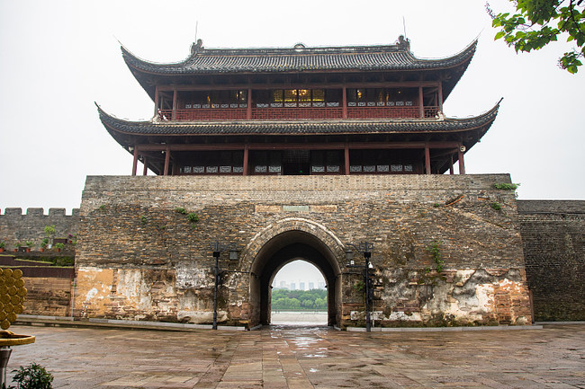 Templul lui Confucius: turism și explorarea moștenirii lăsată de marele filosof antic Templul lui Confucius: turism și explorarea moștenirii lăsată de marele filosof antic