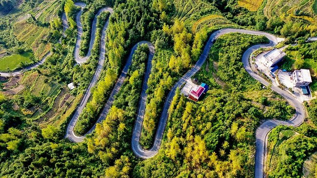 Vijugavi putevi na planini u Čungćingu